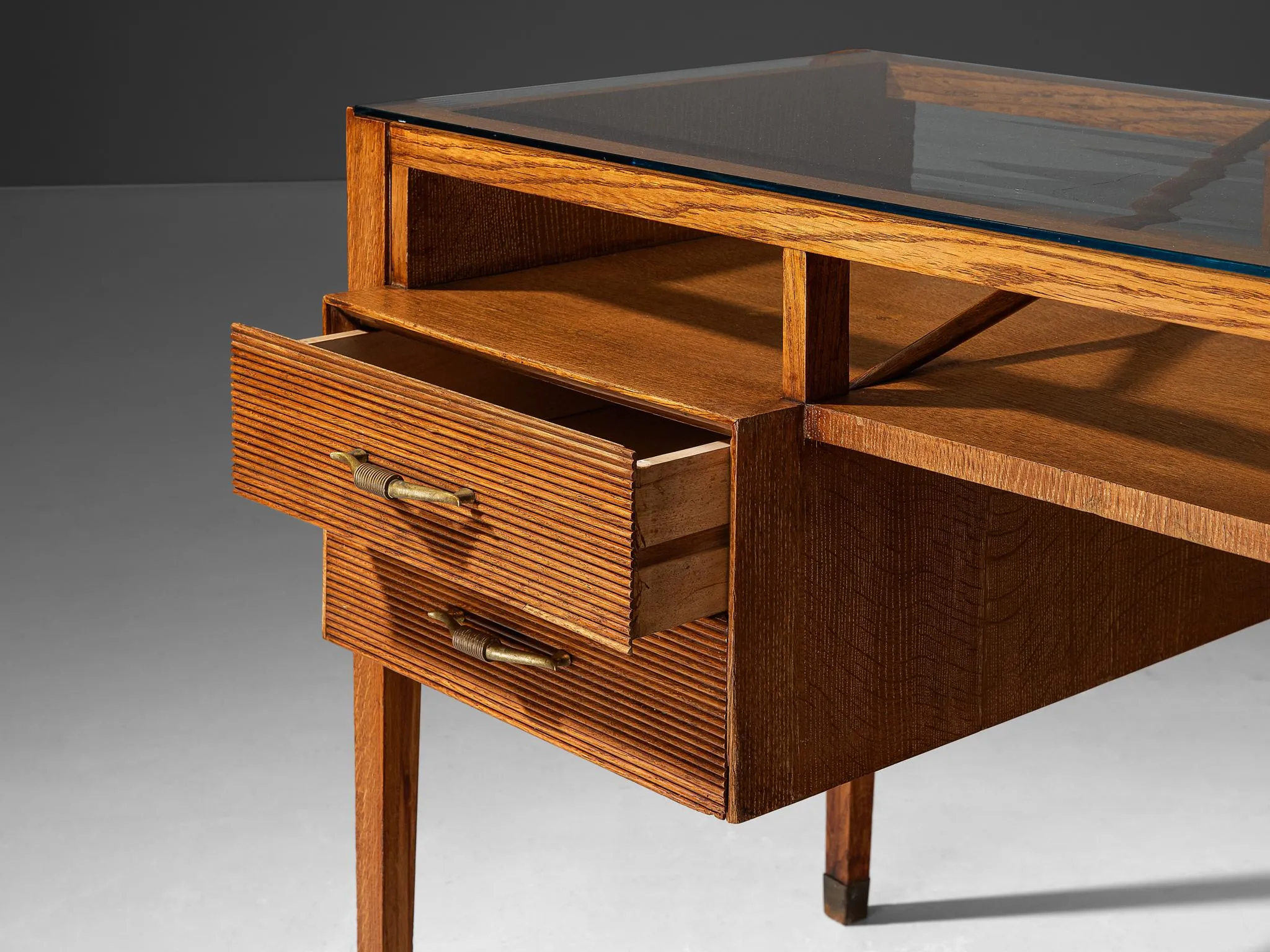 1940s Italian Art Deco Desk with Grissinato Carvings in Oak Brass Glass