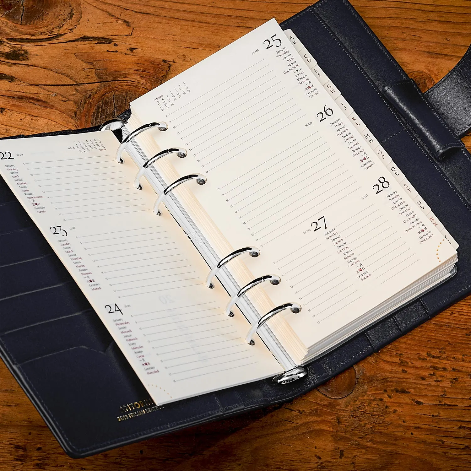 A6 Ring Planner in Carbon Fibre Leather