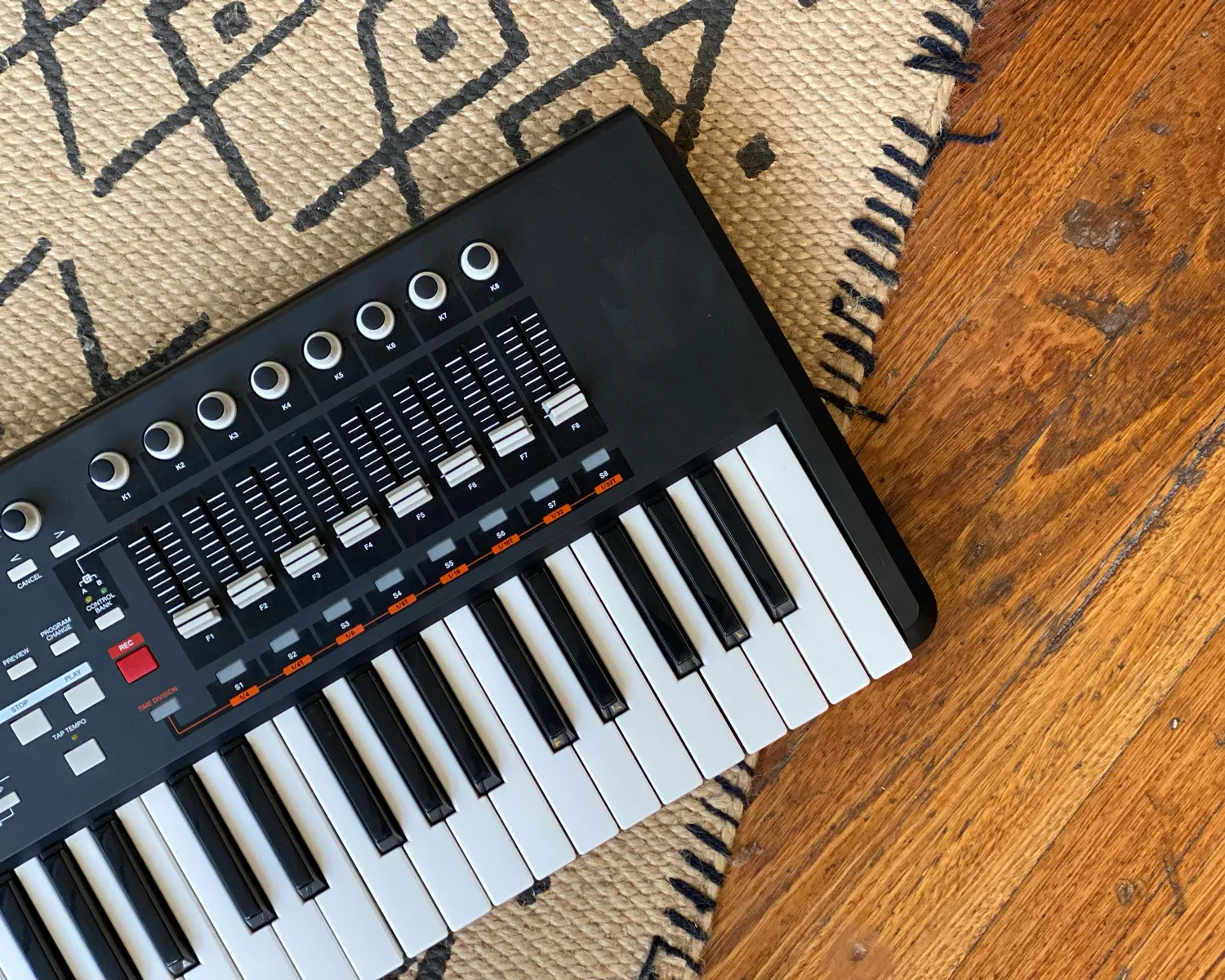 Akai MPK 61
