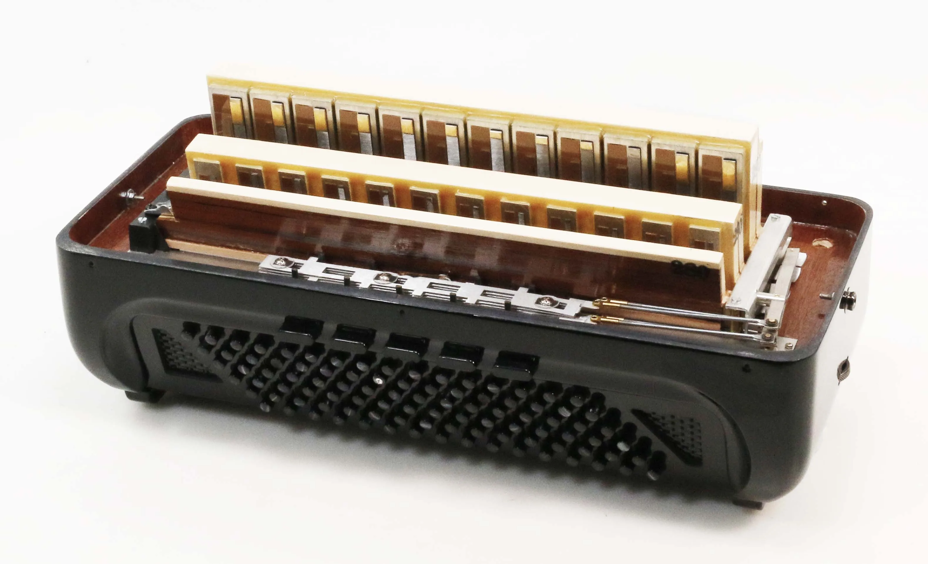 AM-1050 Leggera (37/96 LMMH II TC)