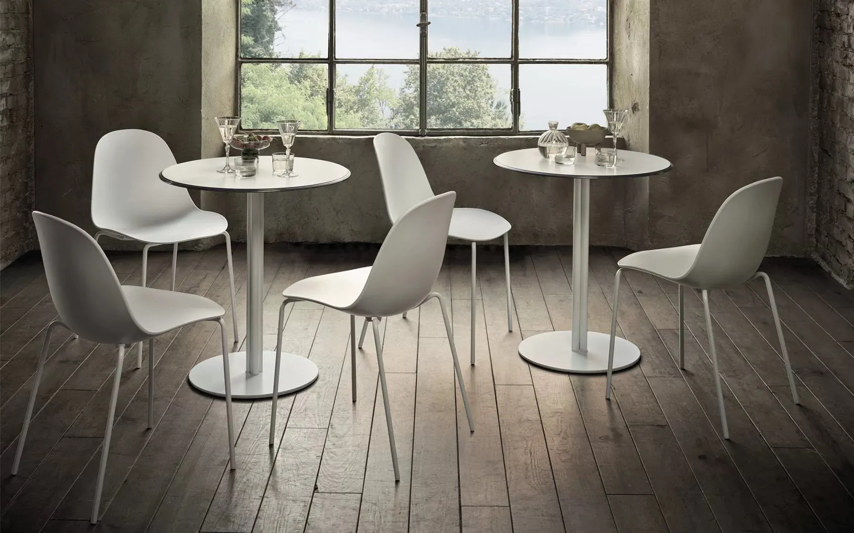 Club Table