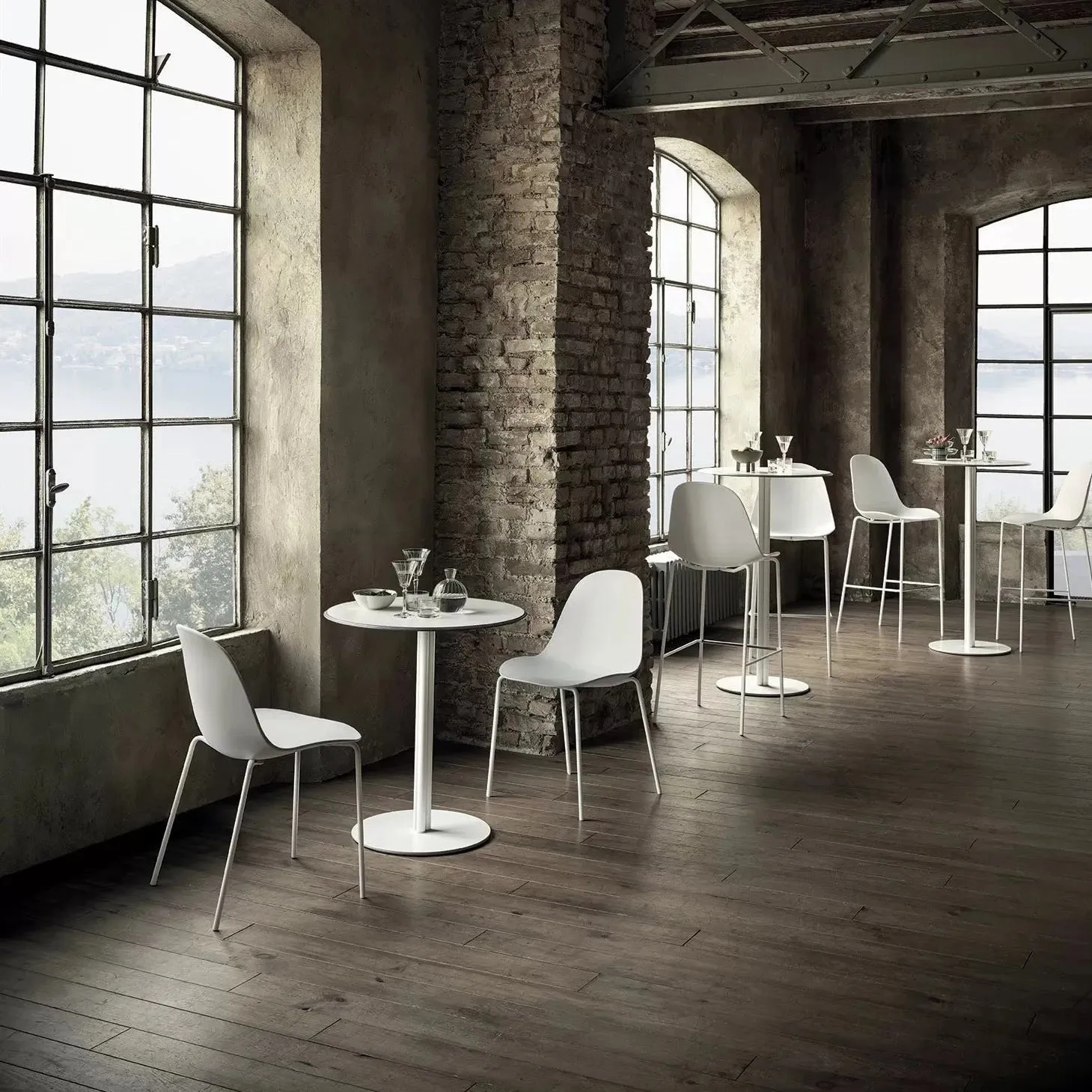 Club Table