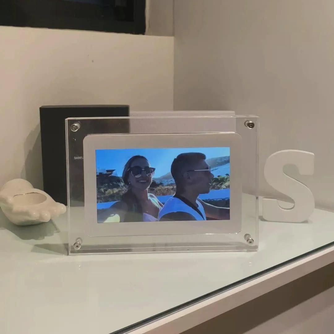 Digital Photo Frame, Digital Picture Frame, Electronic Photo Frame - Showcase Your Memories