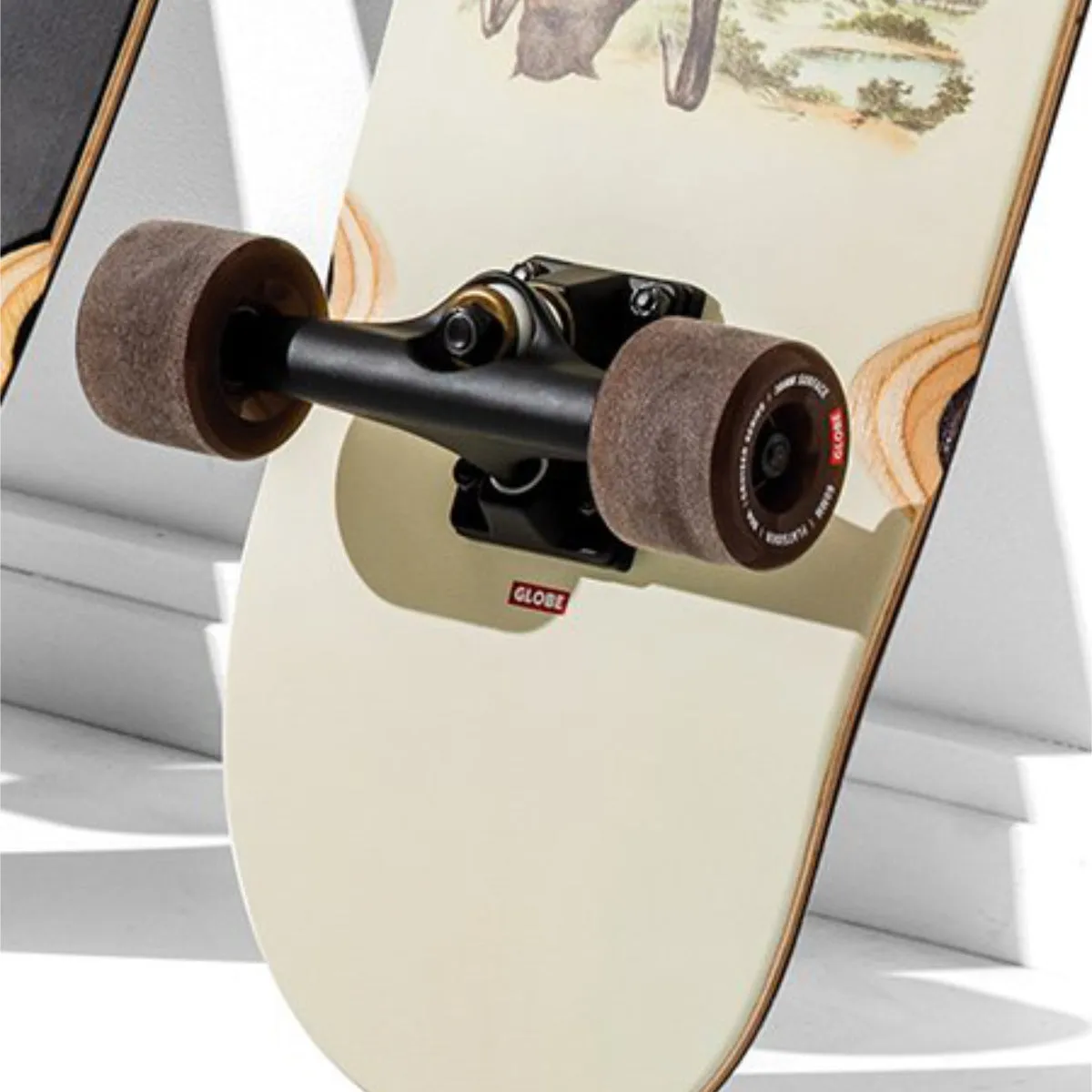 Globe Short Cut Flying Foxes 28" Skateboard Complete