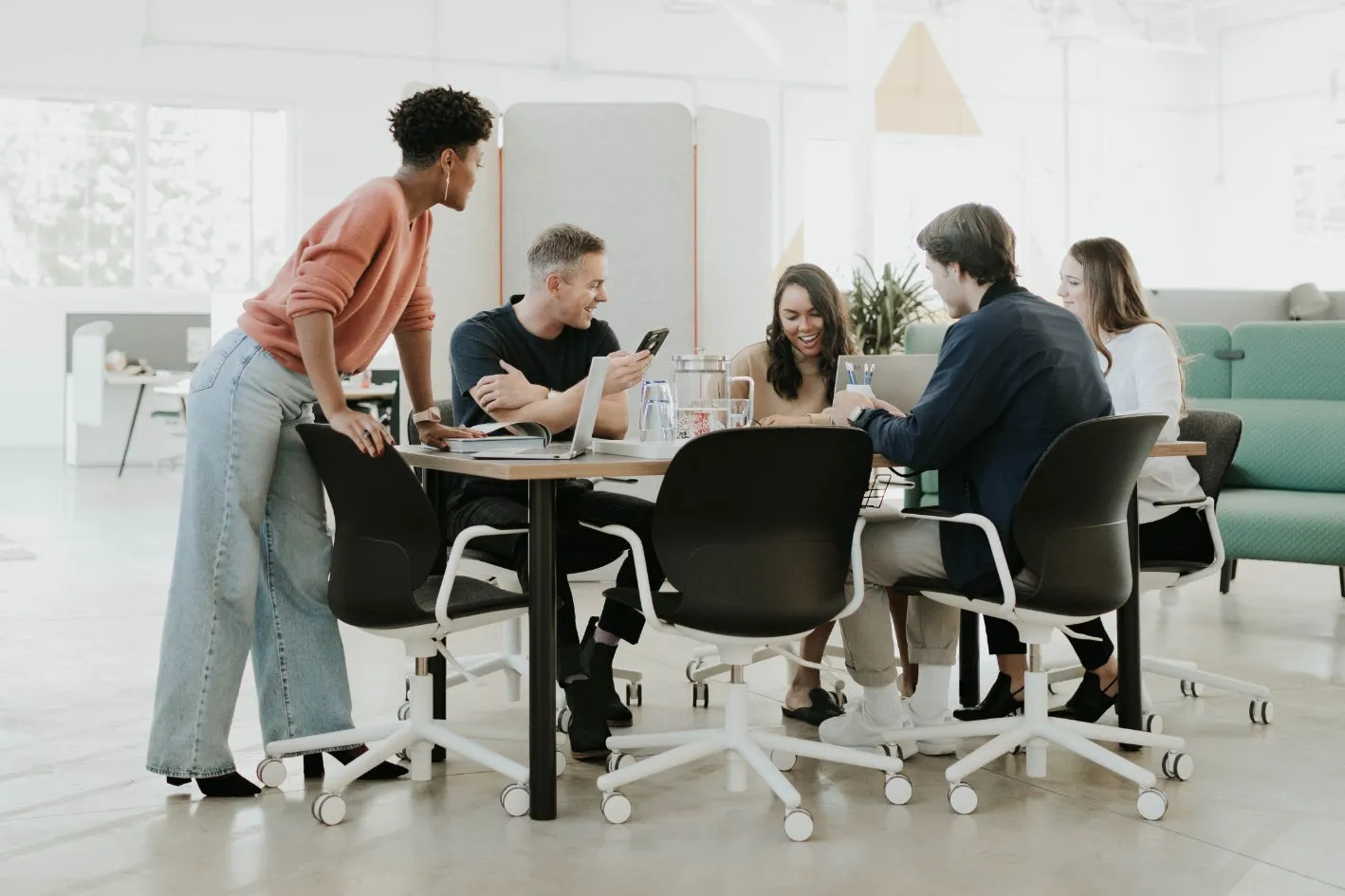 Maari Chair with 5-Star Base