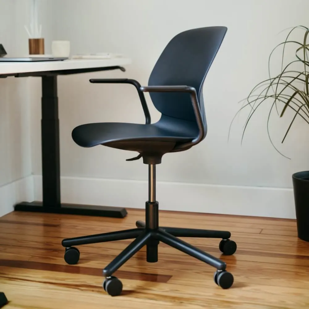 Maari Chair with 5-Star Base