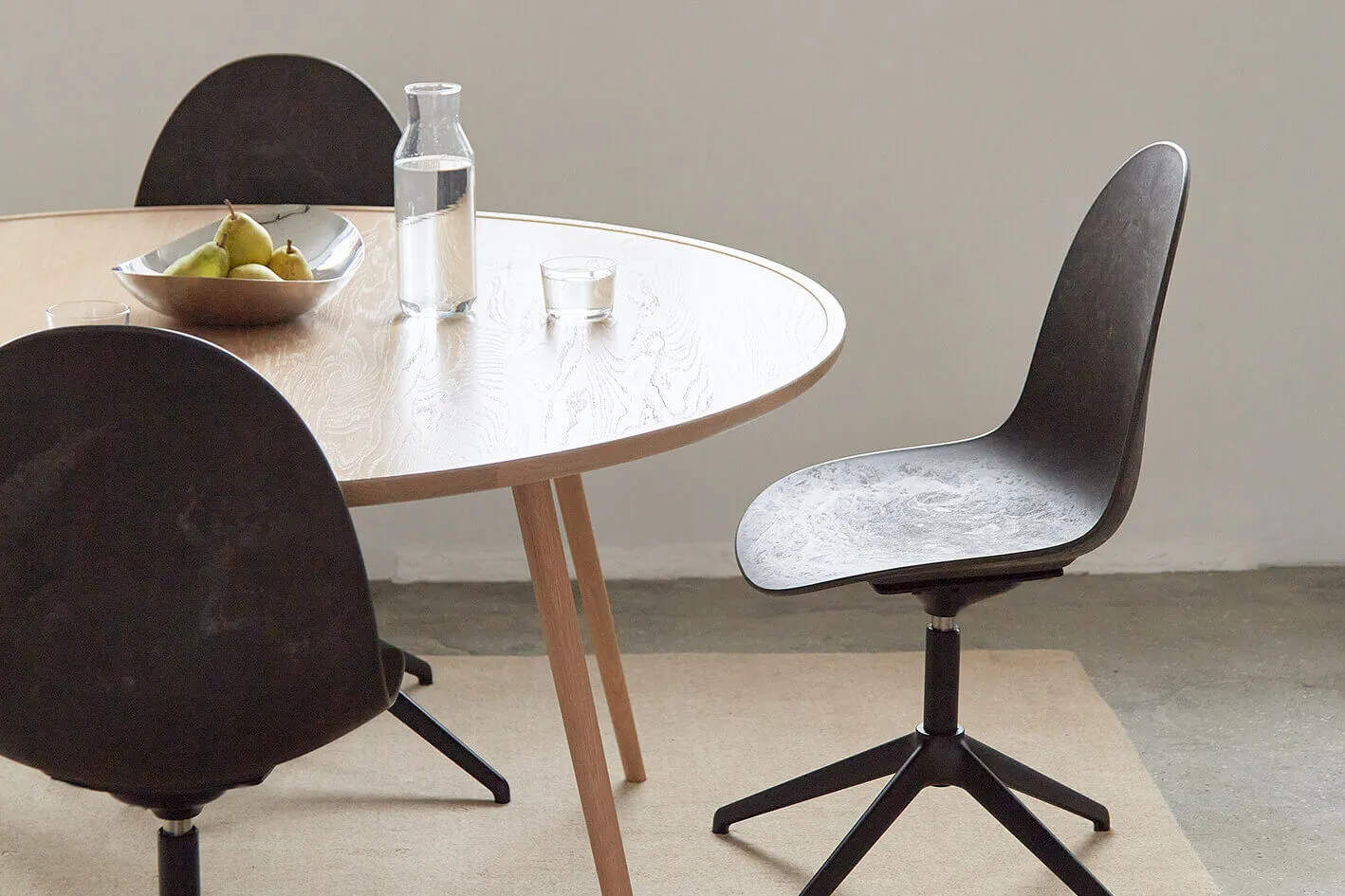 Mater Eternity Swivel Chair