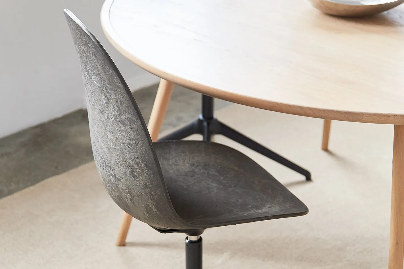 Mater Eternity Swivel Chair