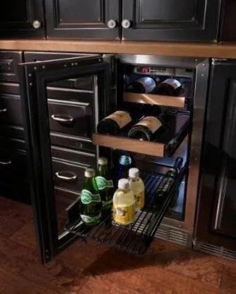 Perlick 15 inch Signature Series 2.8 cu.ft Beverage Center HP15BO-4-3