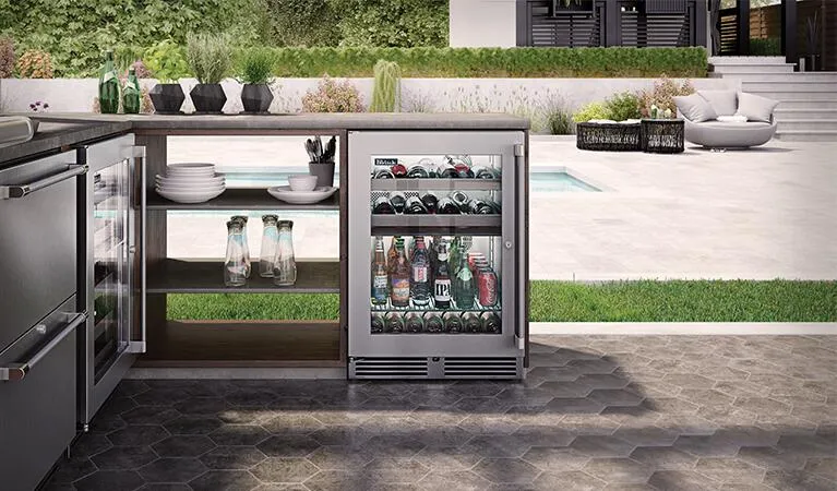 Perlick 24 inch Signature Series 5 cu ft  Beverage Center HP24CO-4-3