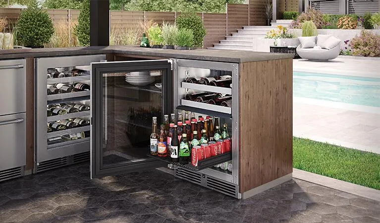 Perlick 24 inch Signature Series 5 cu ft  Beverage Center HP24CO-4-3