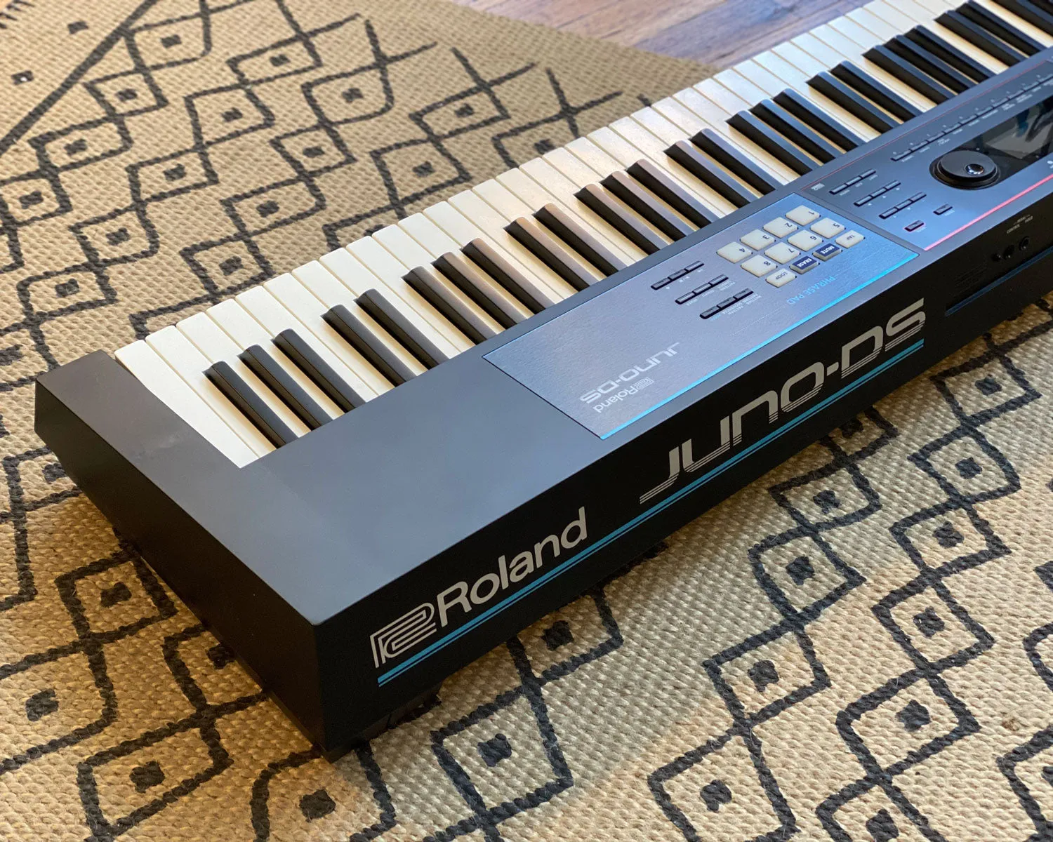 Roland JUNO-DS Synthesizer 88 Note Weighted Keyboard