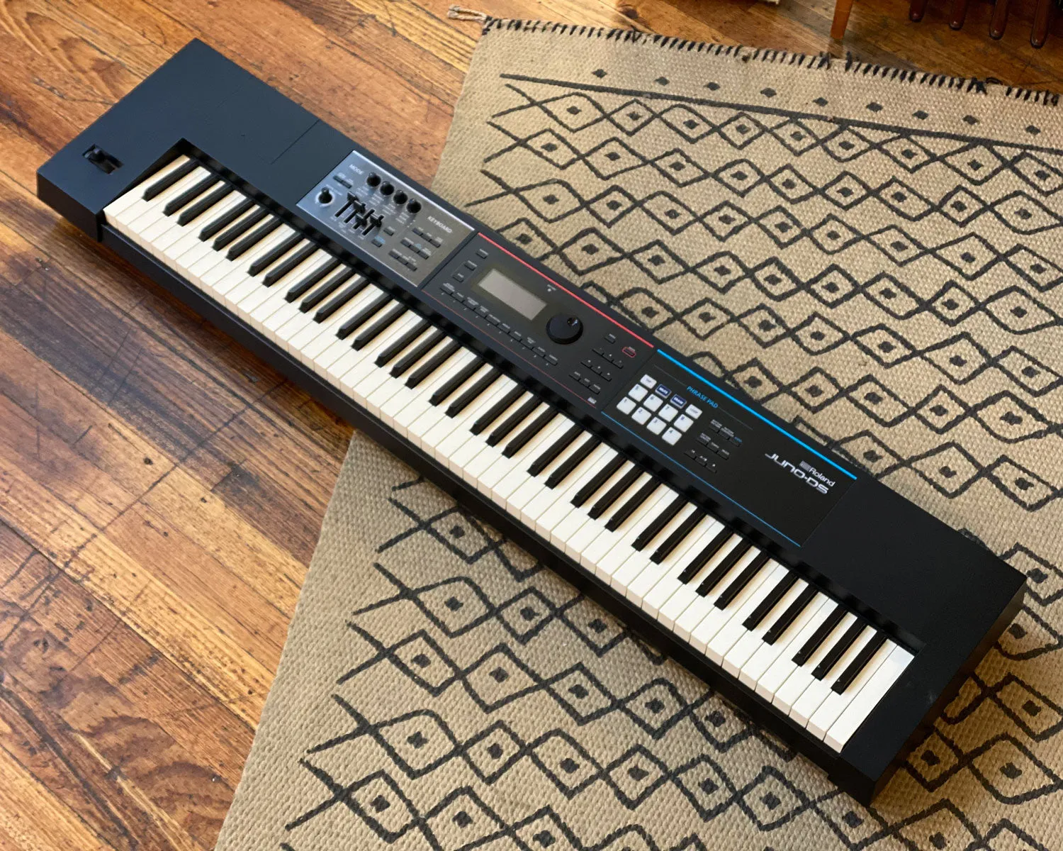 Roland JUNO-DS Synthesizer 88 Note Weighted Keyboard
