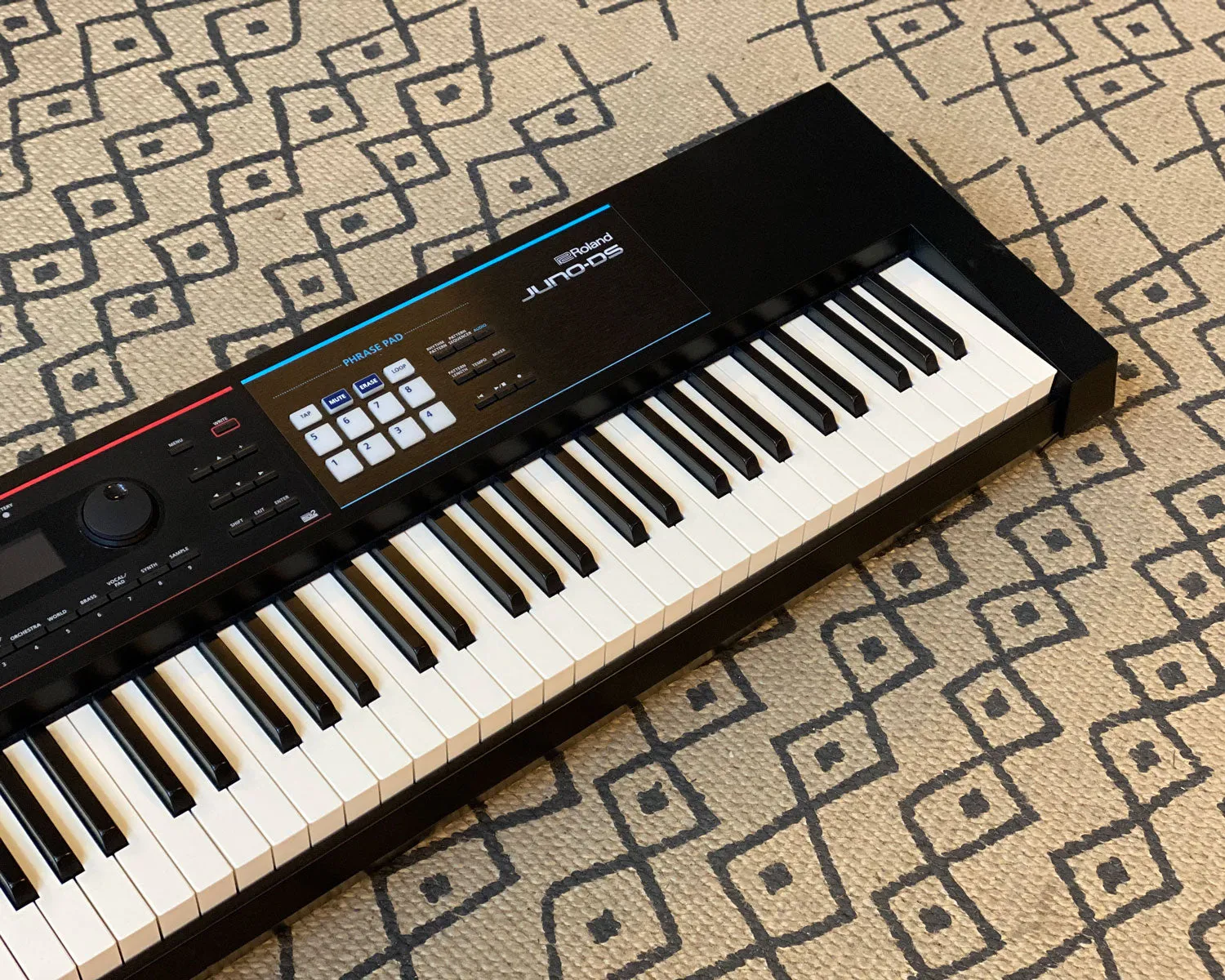 Roland JUNO-DS Synthesizer 88 Note Weighted Keyboard