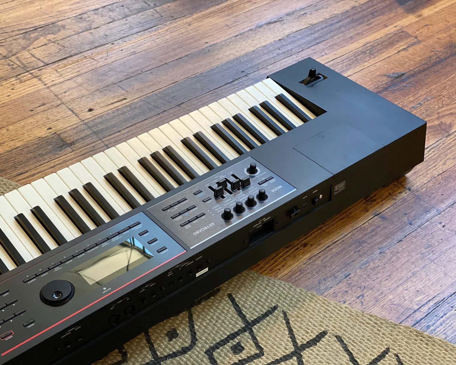 Roland JUNO-DS Synthesizer 88 Note Weighted Keyboard