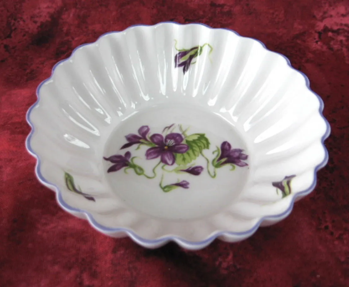 Shelley China England Violets Pin Dish Sweetmeat Bon Bon Teabag Holder